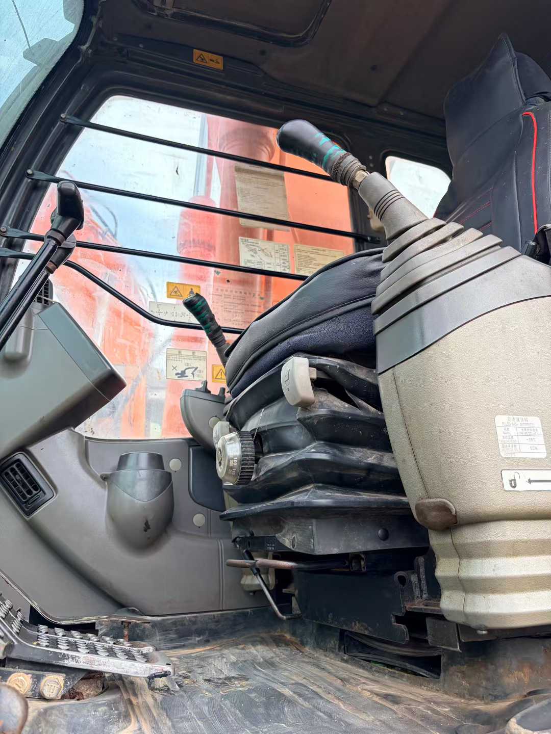 Used Hitachi ZW250 Excavator 2014 Model / 4