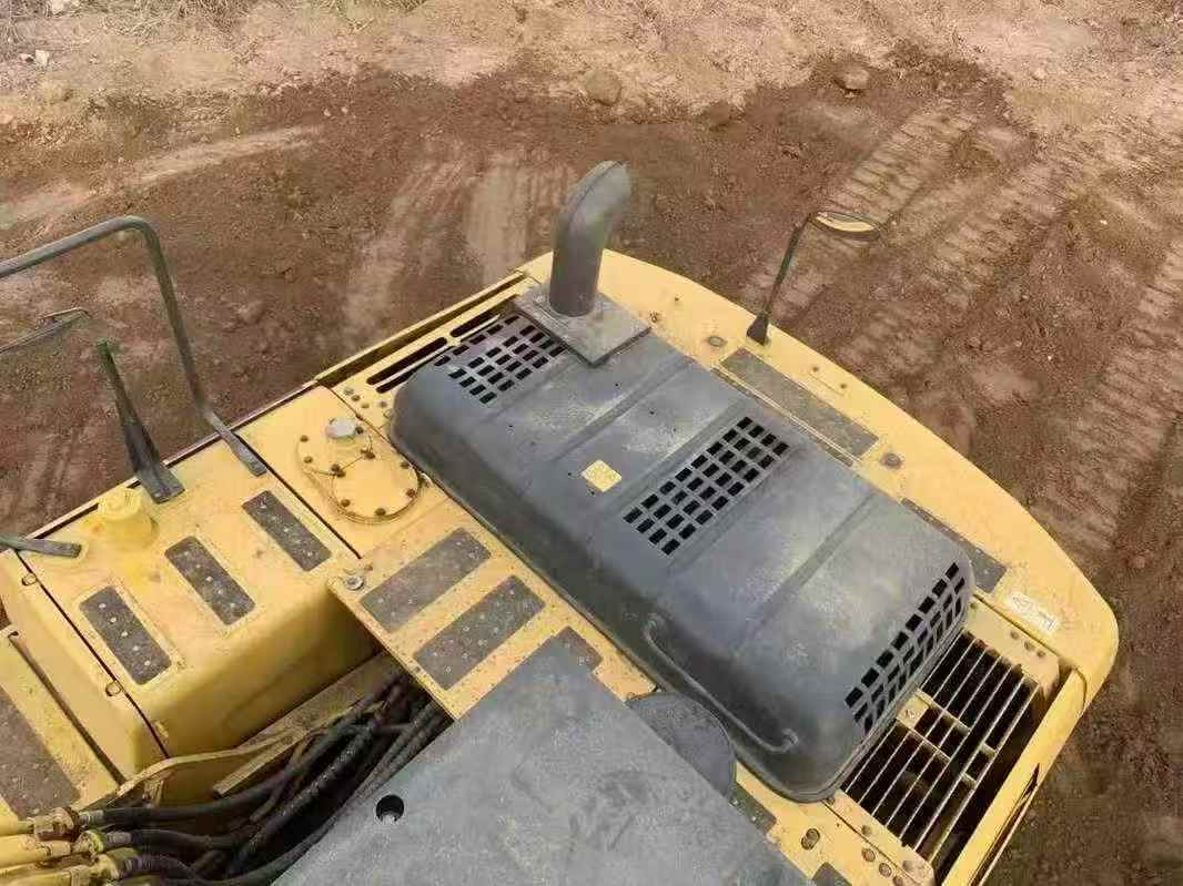 Used Komatsu PC240-11M0 Excavator 2016 Model / 9