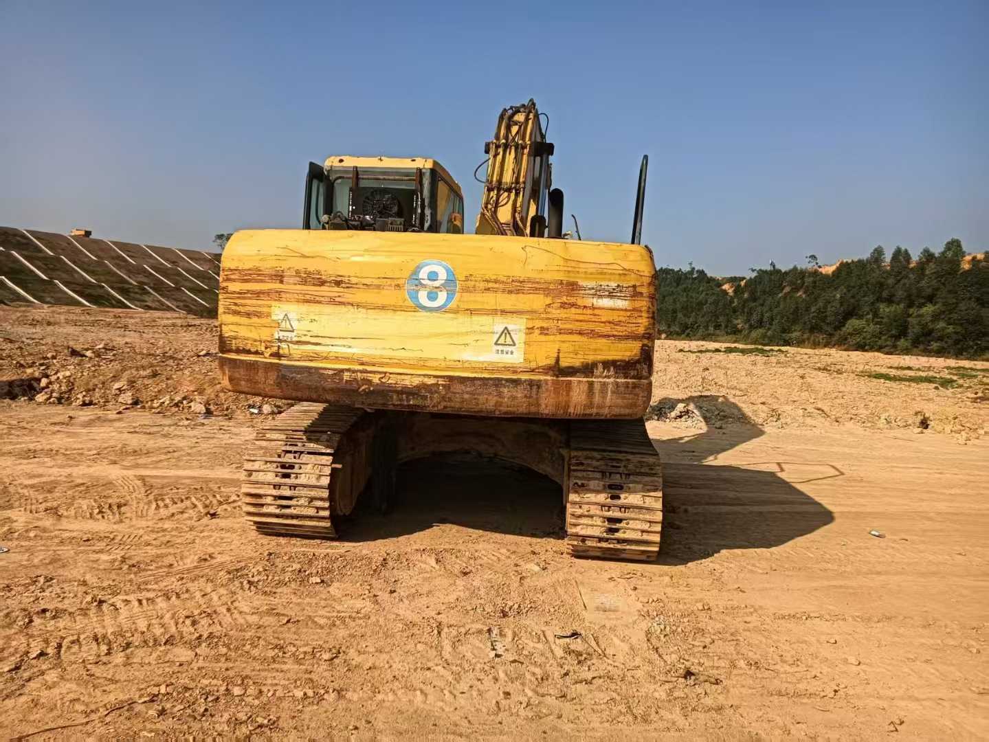 Used Komatsu PW200-7 Excavator 2016 Model / 3