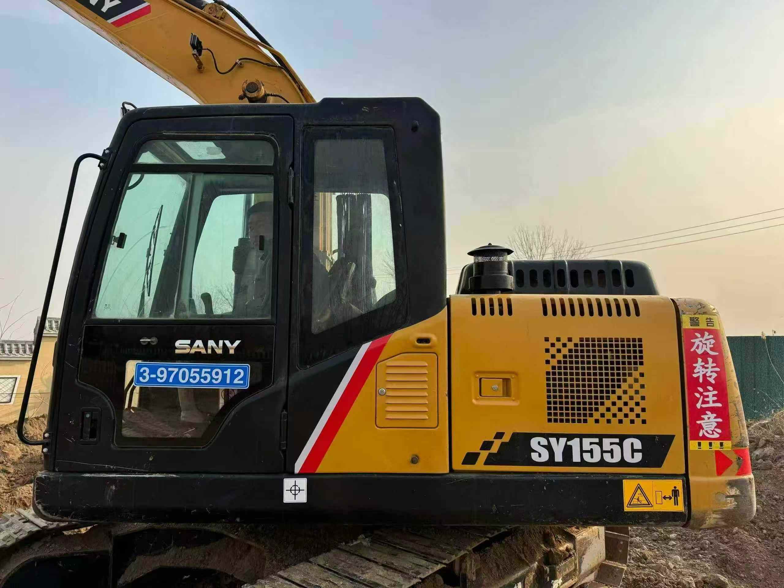 Used Sany SY135 Excavator 2017 Model / 3