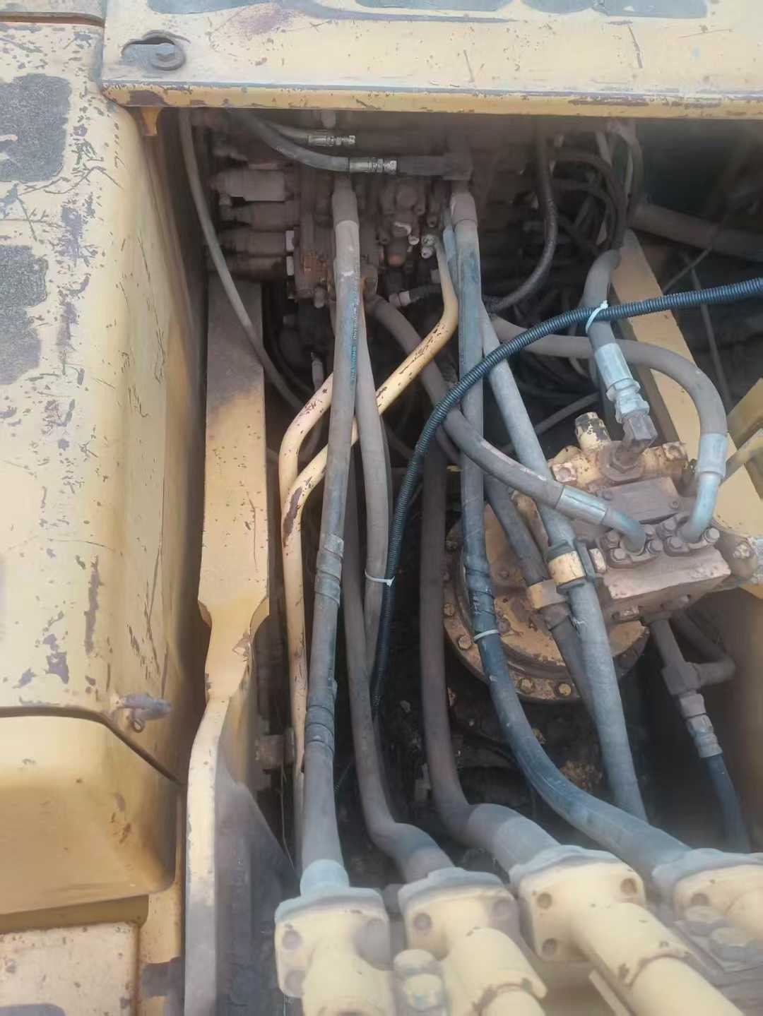 Used Komatsu PC200 Excavator 2016 Model / 5