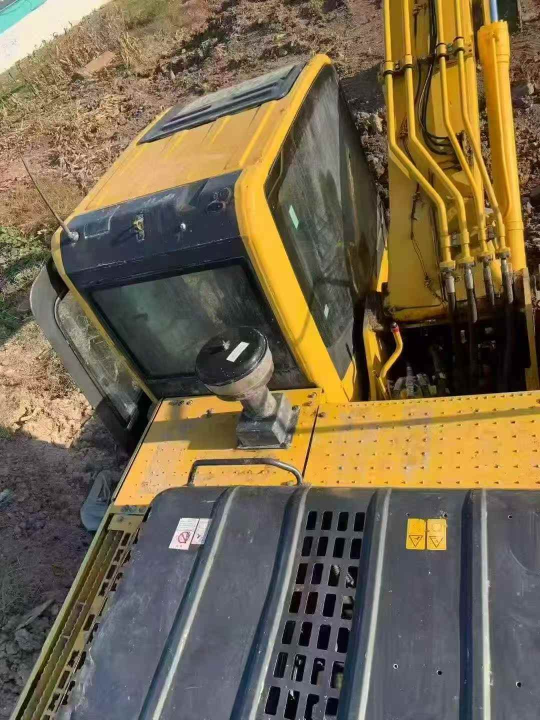 Used Komatsu PC210 Excavator 2018 Model / 3