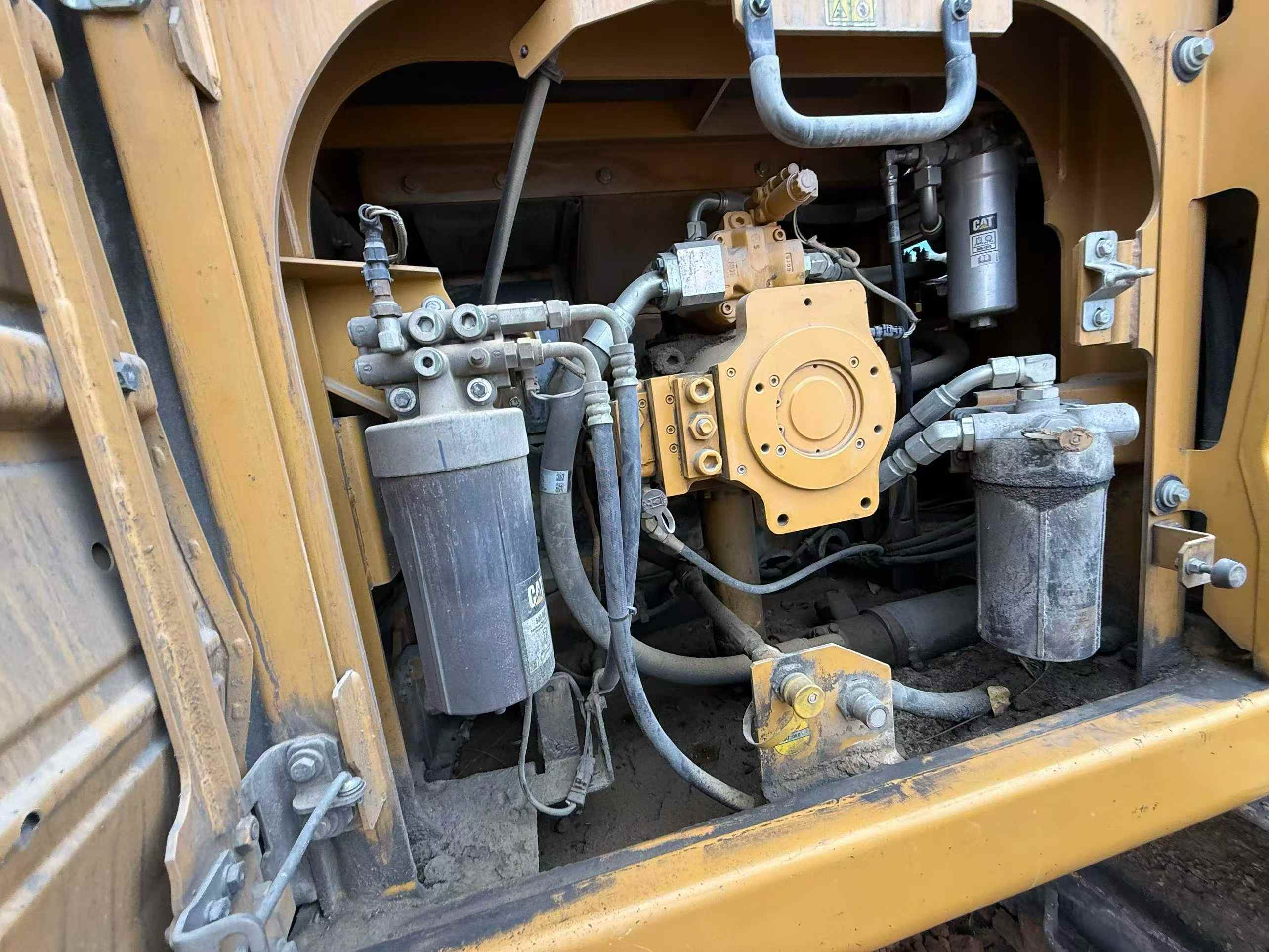 Used Caterpillar CAT352  Excavator 2022 Model / 8