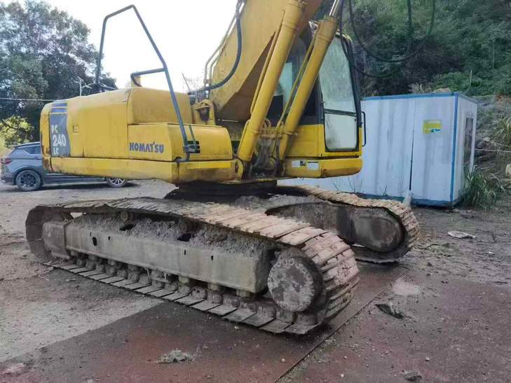 Buy Komatsu PC220-8 Used Excavator / 1