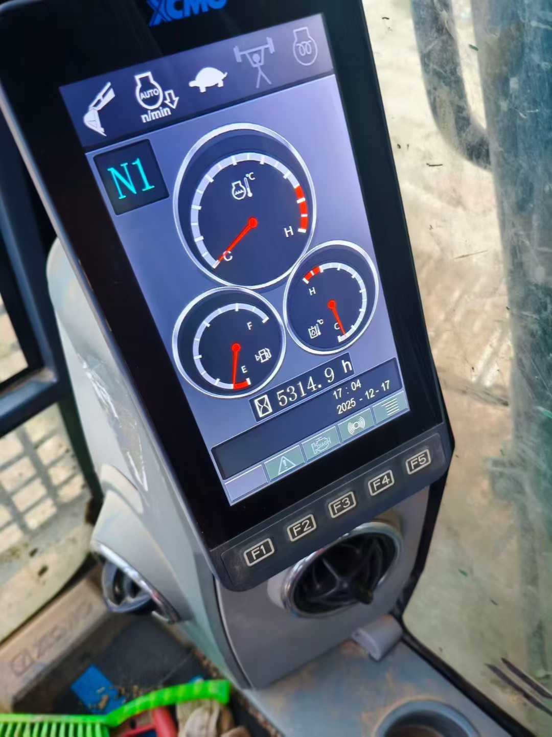 Used XCMG XE205GH Excavator 2016 Model / 3