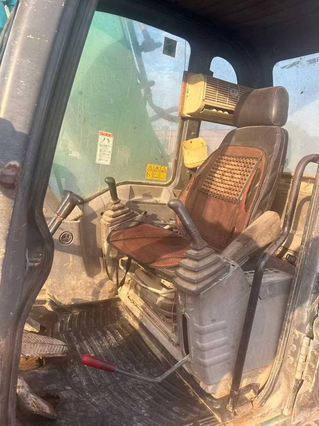 Used Kobelco SK200 Excavator 2016 Model / 9