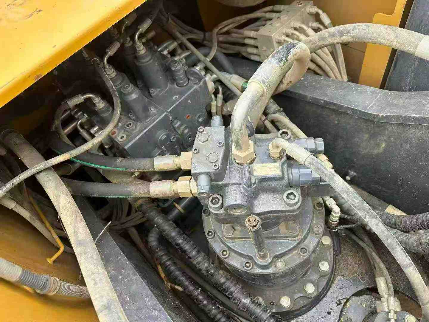 Used XCMG LW200 Excavator 2022 Model / 4