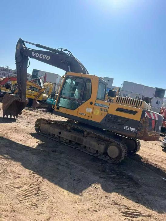 Buy Volvo EW210C Used Excavator / 1