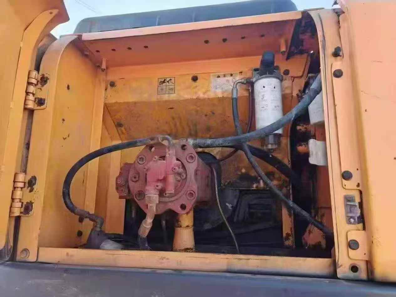 Used Hyundai R215-7 Excavator 2011 Model / 7