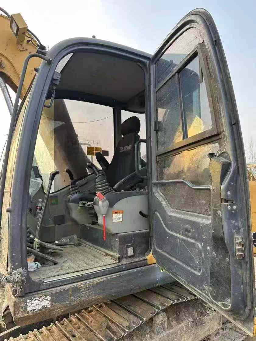 Used XCMG XE75C Excavator 2018 Model / 8