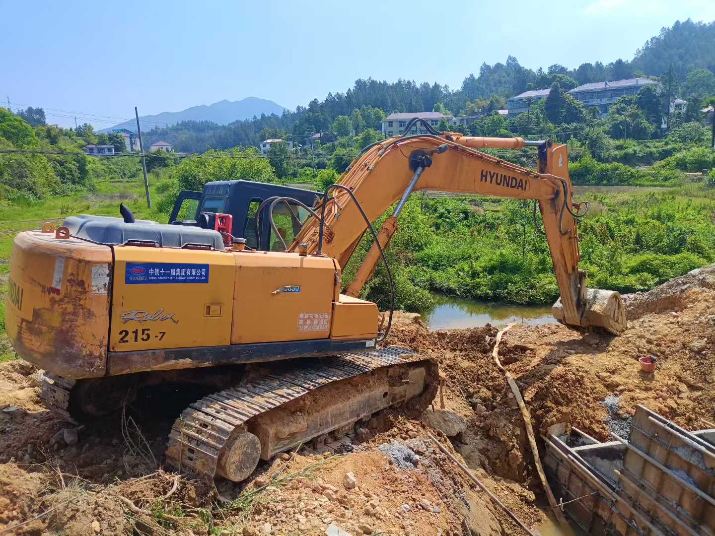 Used Sany SY215W Excavator 2014 Model / 7