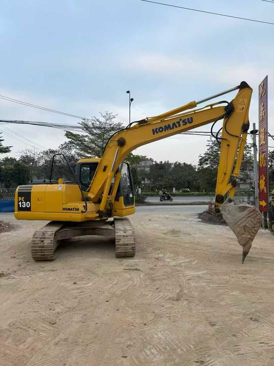 Buy Komatsu PC130 Used Excavator / 1