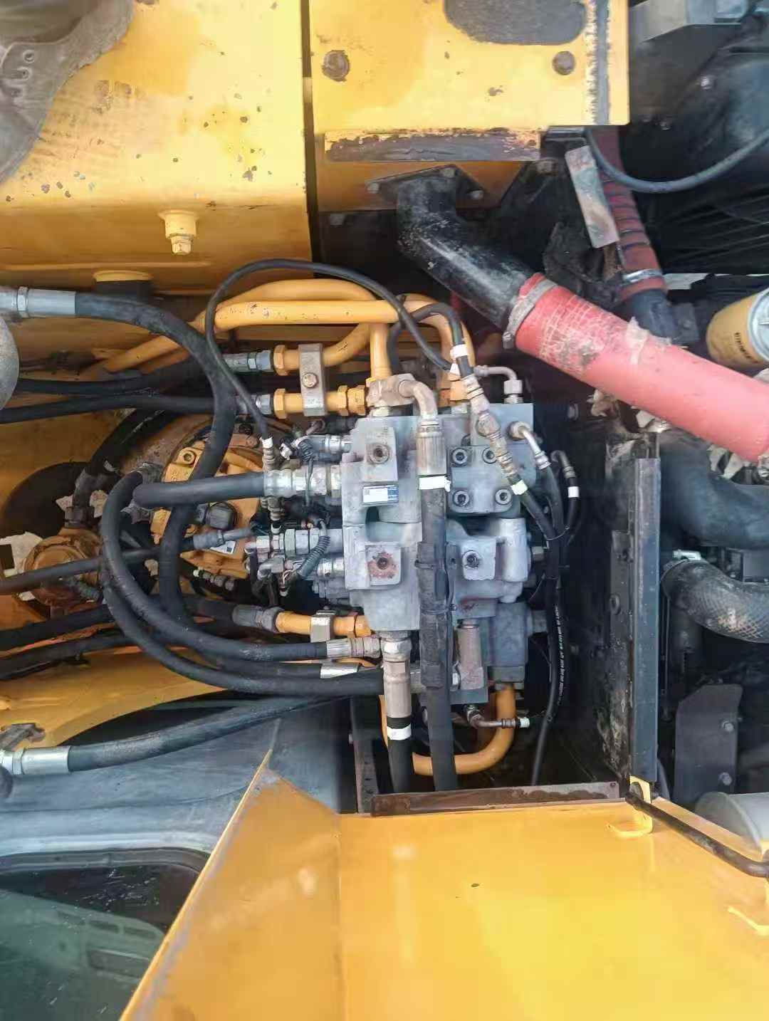 Used Kato HD512R Excavator 2016 Model / 9