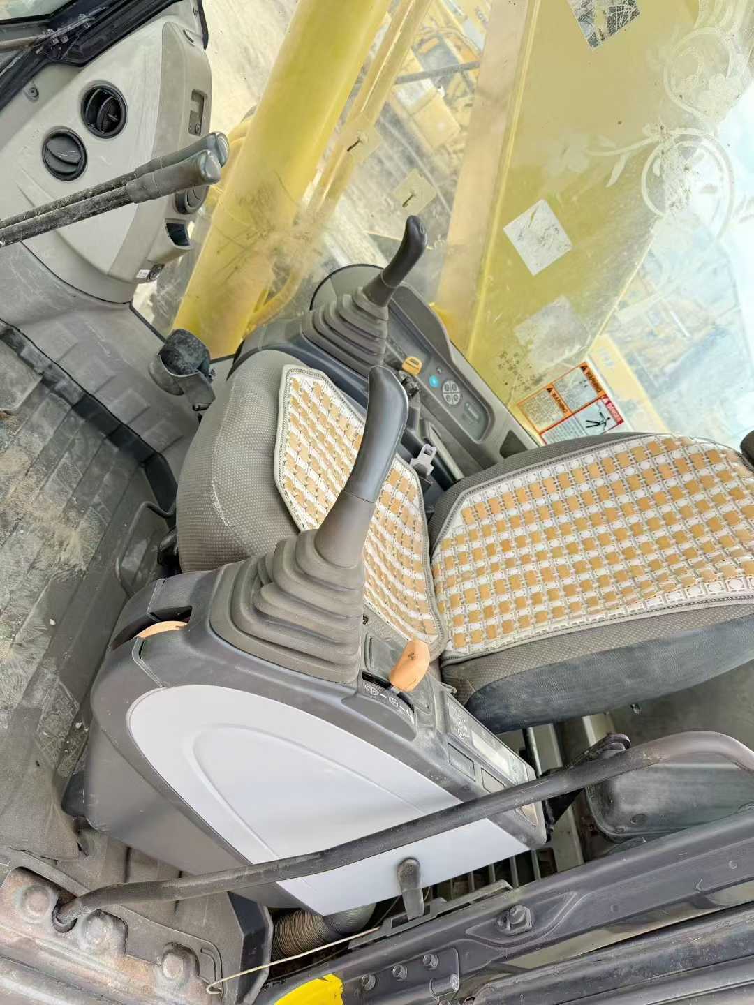 Used Sumitomo SH200A5 Excavator 2016 Model / 4