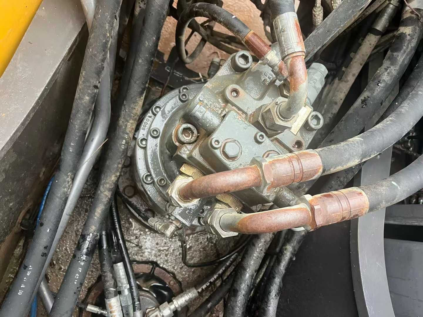 Used Volvo EC200 Excavator 2019 Model / 6