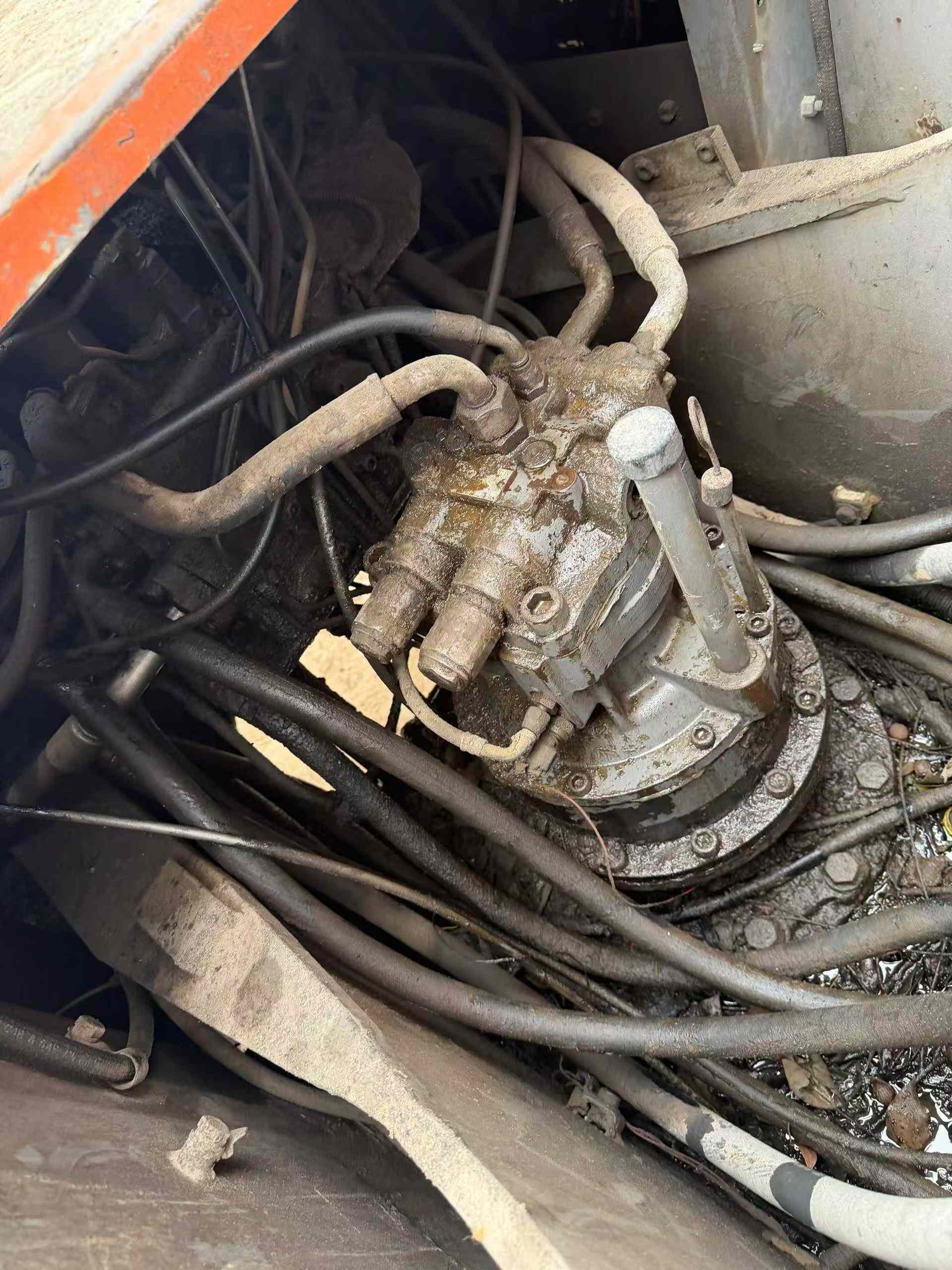 Used Hitachi ZAXIS200 Excavator 2016 Model / 7