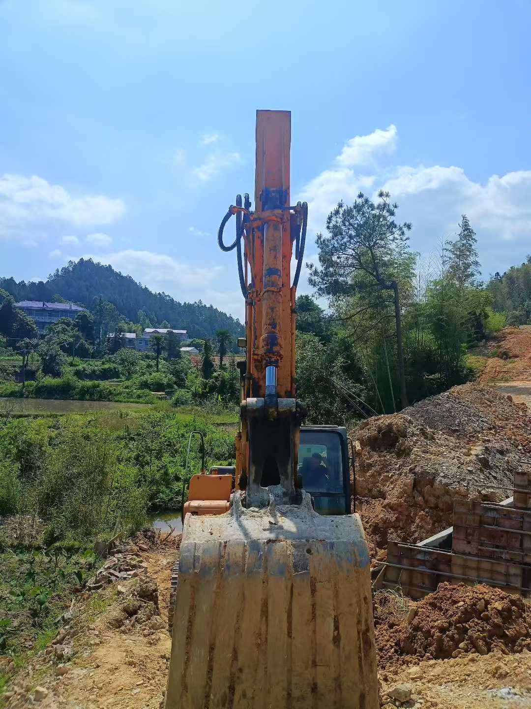 Used Sany SY215W Excavator 2014 Model / 4