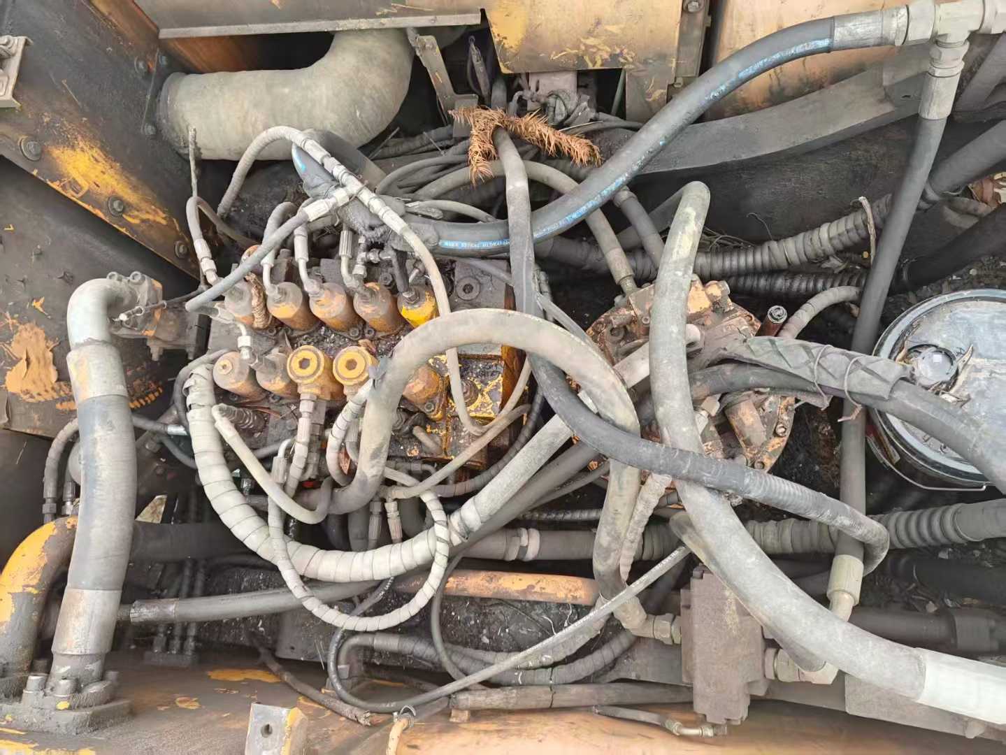 Used Sany SY465H Excavator 2013 Model / 8