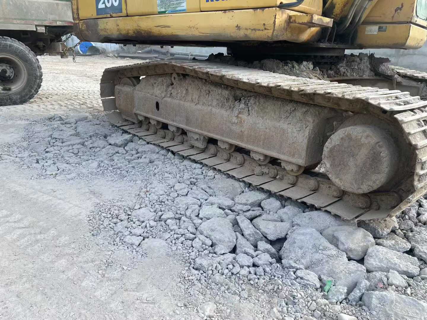 Used Komatsu PC200 Excavator 2016 Model / 9