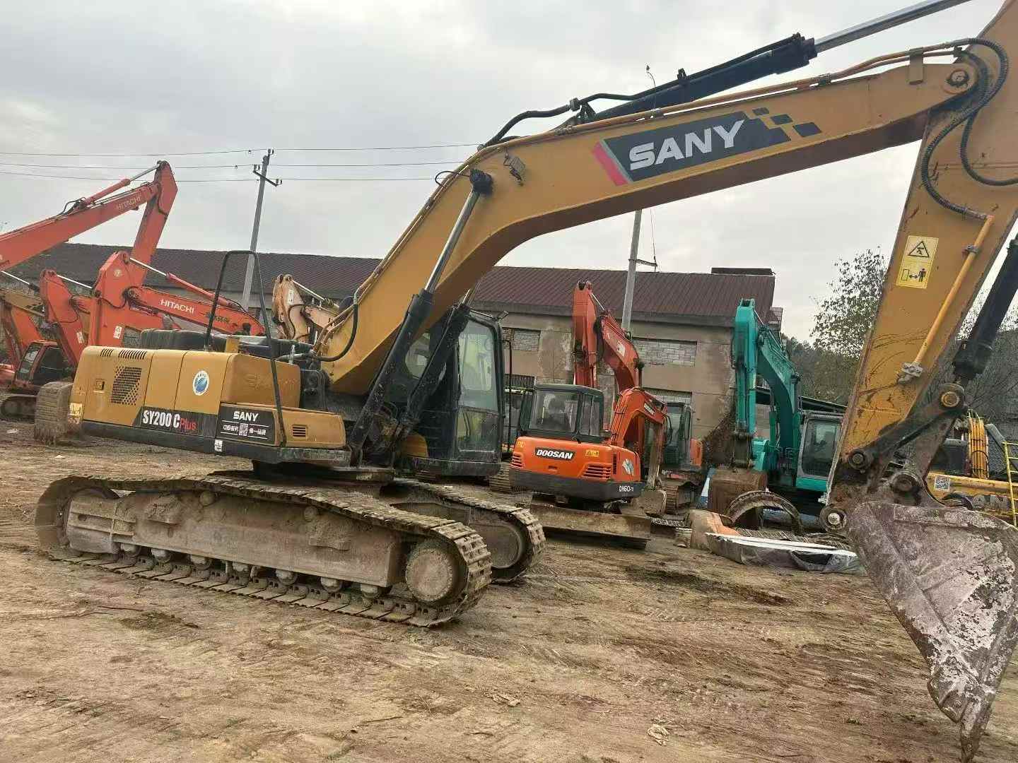 Used Sany SY200H Excavator 2020 Model / 4