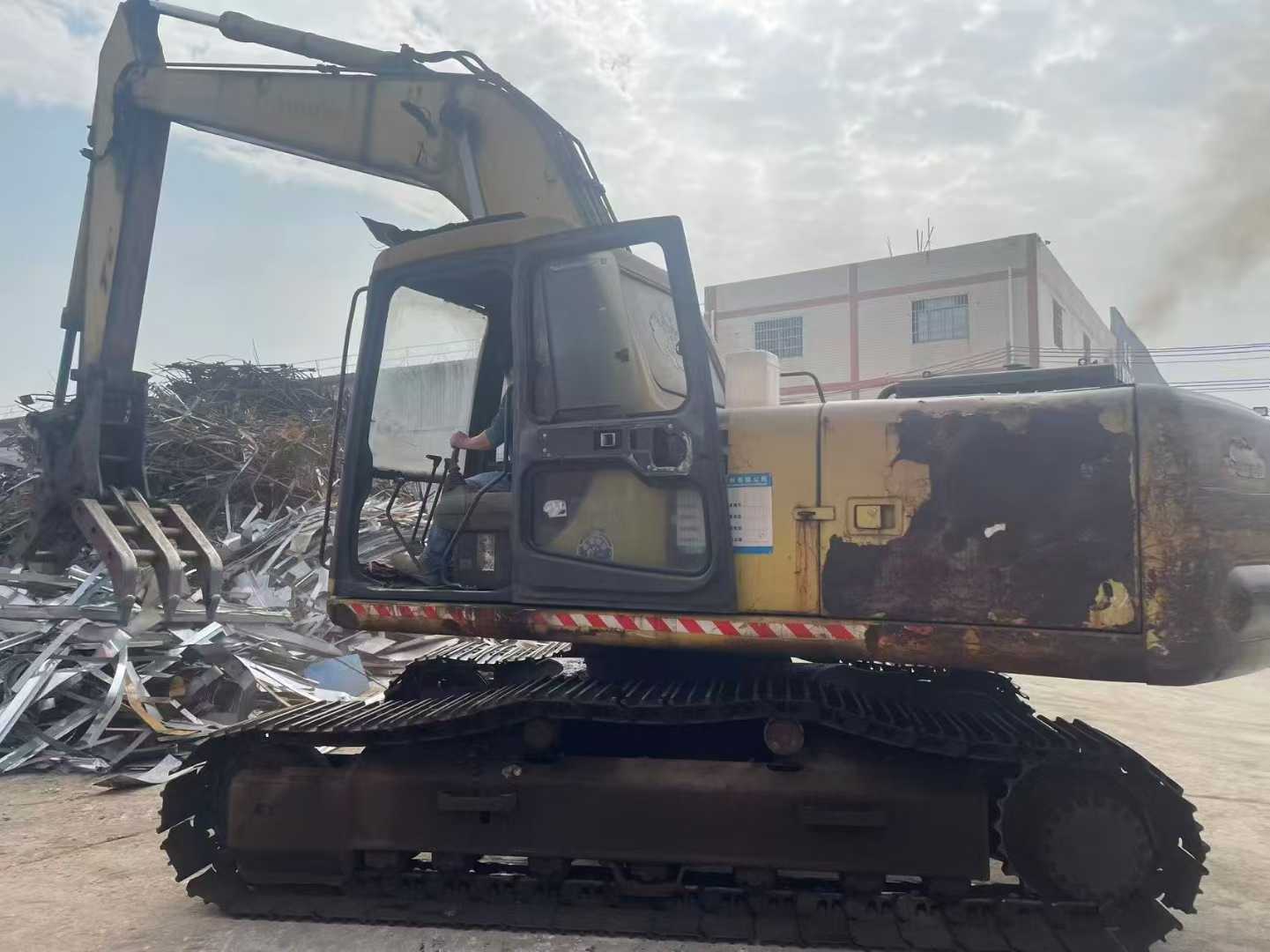 Used Komatsu PC200-6 Excavator 2016 Model / 3