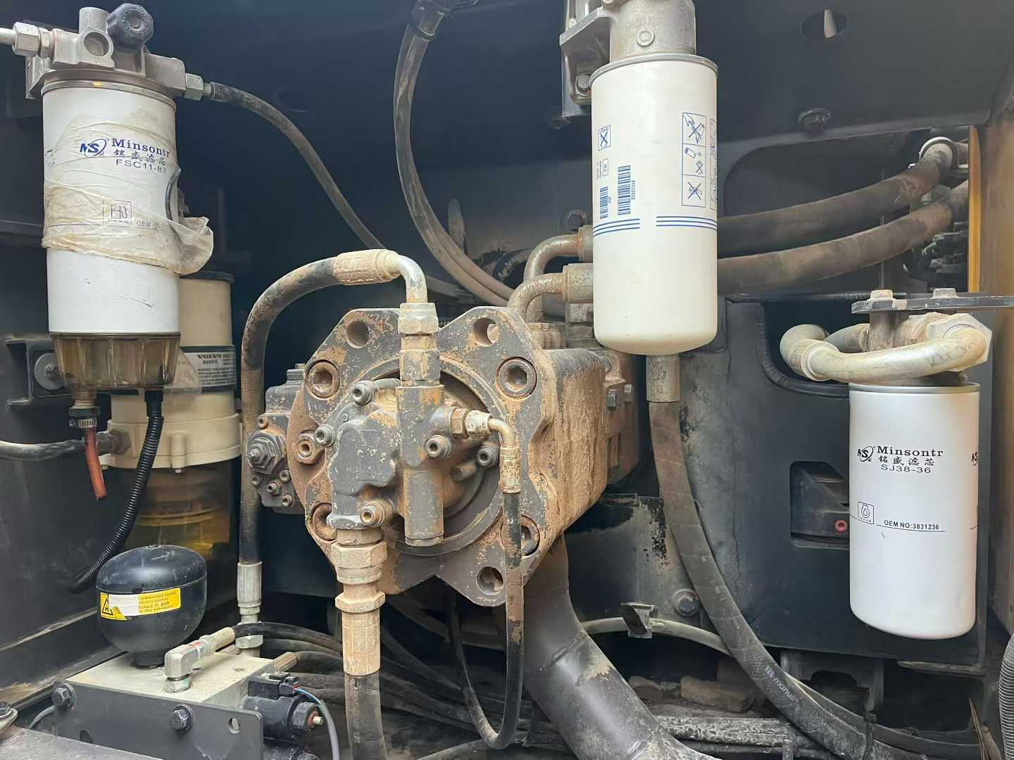 Used Volvo EC200 Excavator 2019 Model / 7