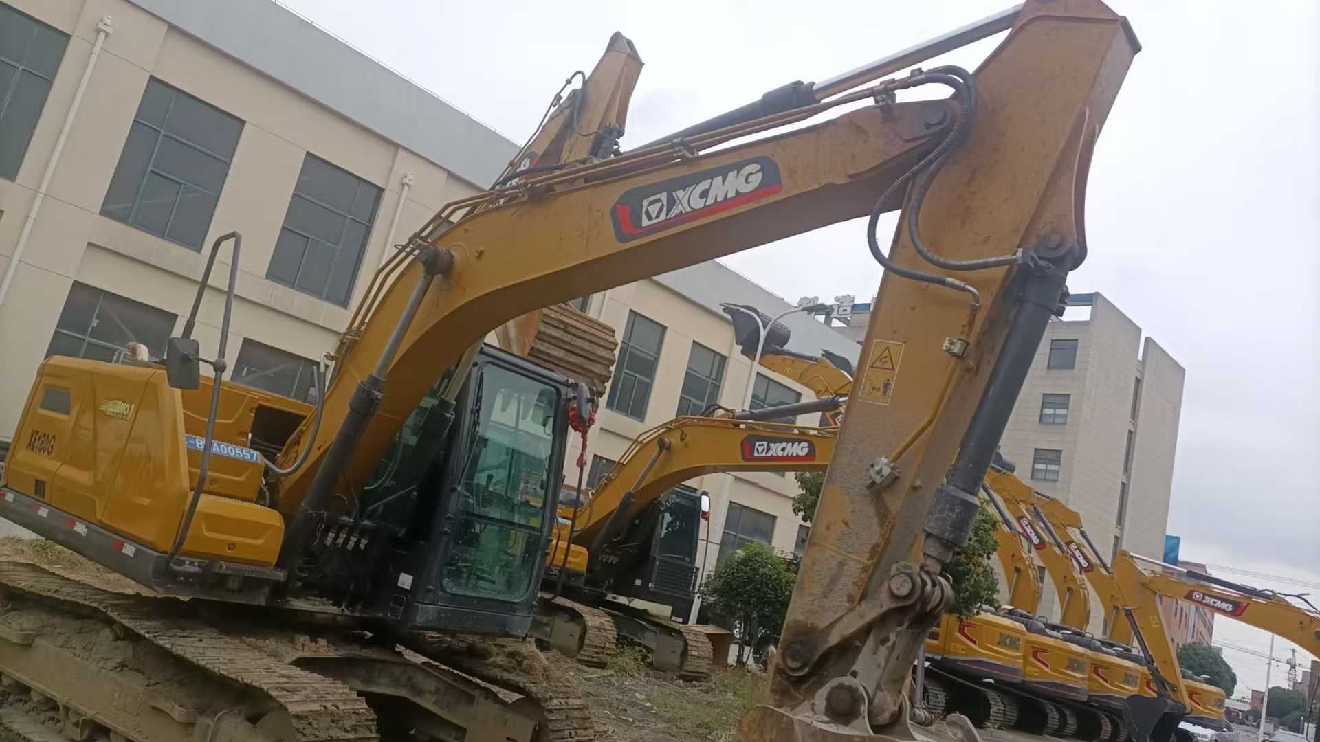 Used XCMG LW200 Excavator 2025 Model / 9