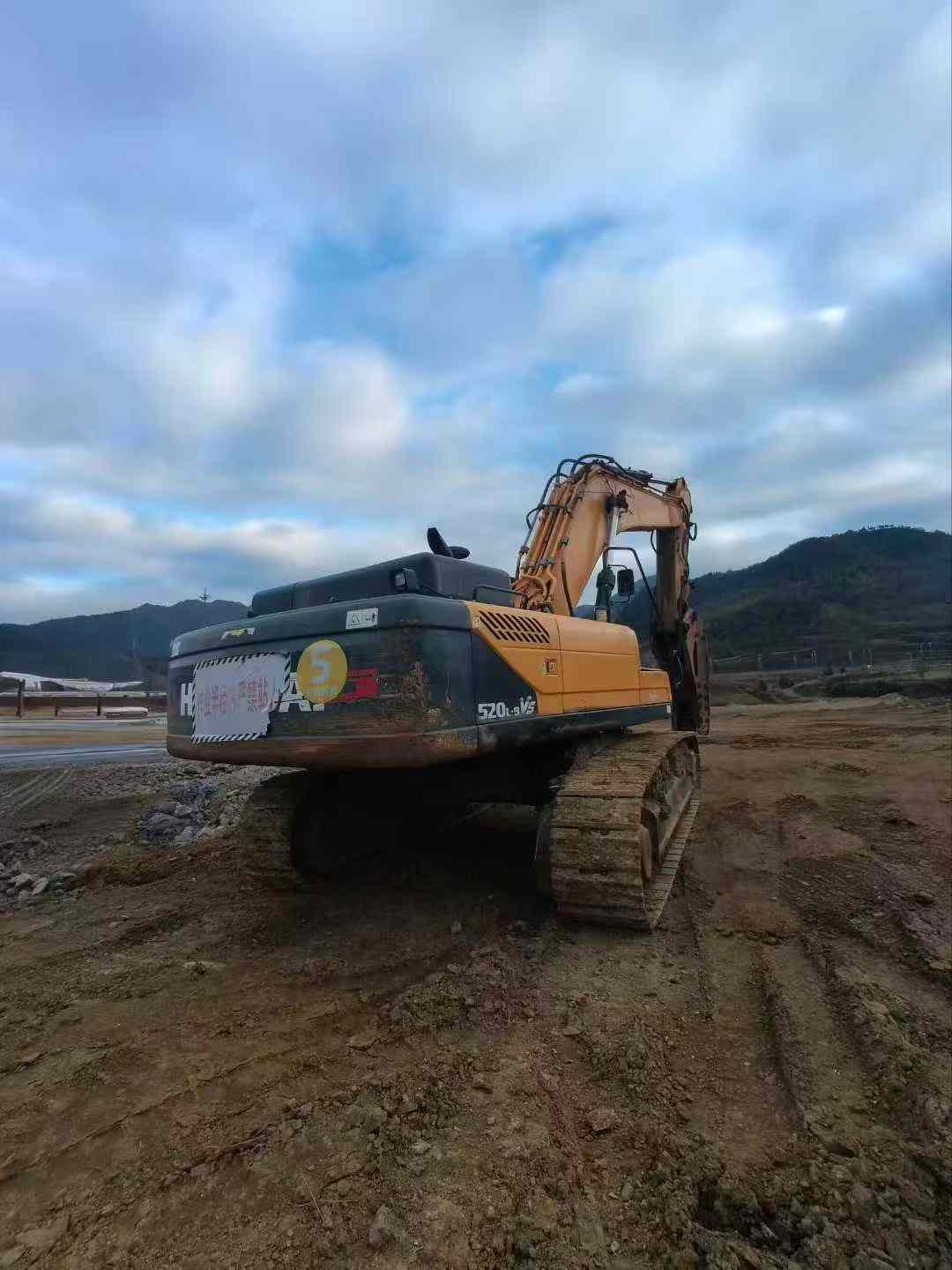 Used Hyundai ROBEX520LC-9S Excavator 2018 Model / 3