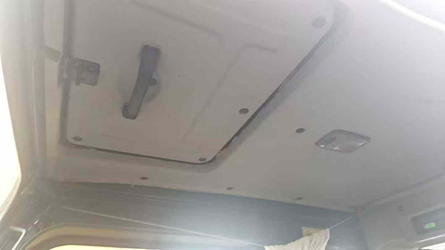 Used Hyundai R215VS Excavator 2018 Model / 3