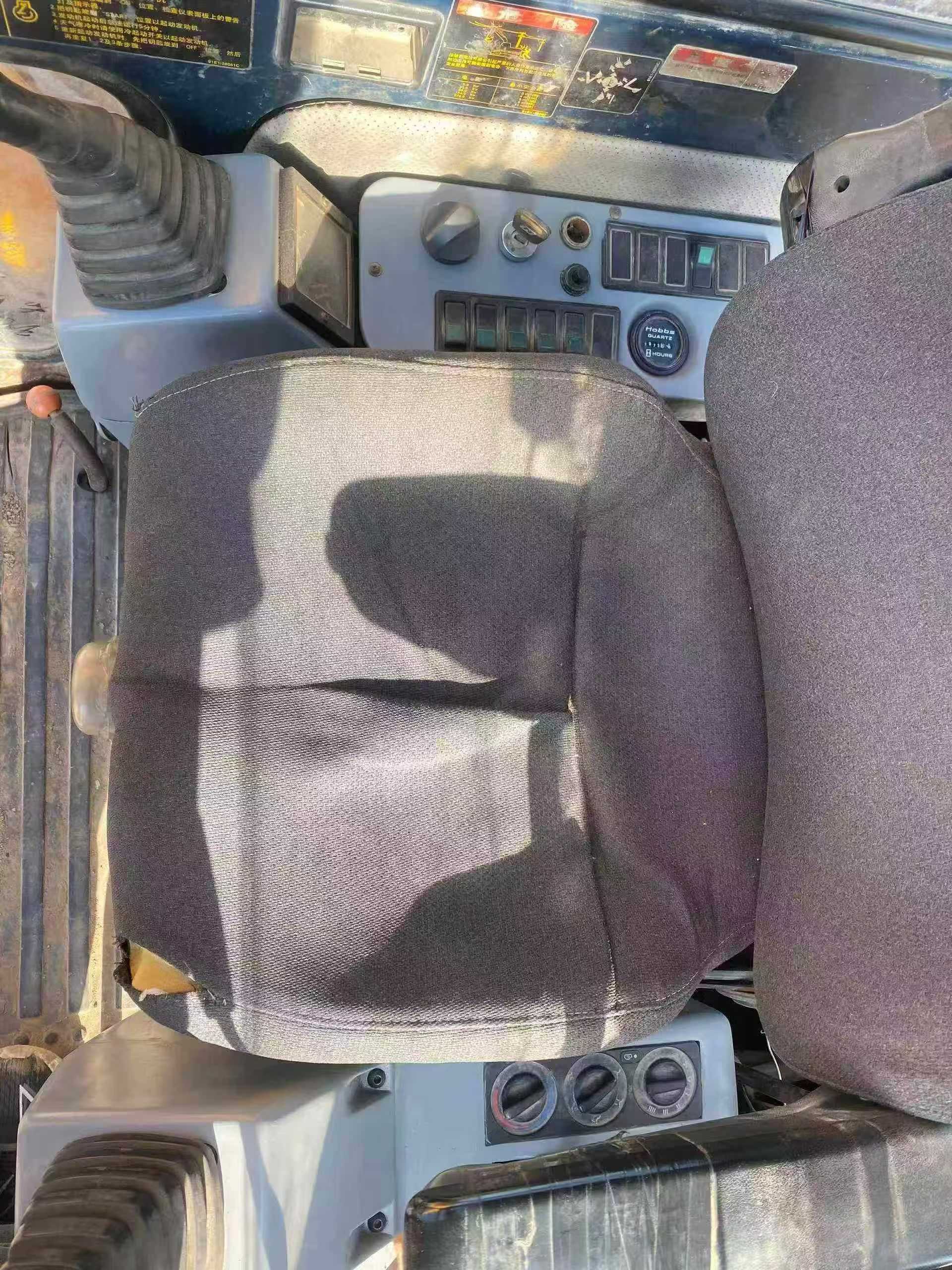 Used Hyundai R130W-5 Excavator 2016 Model / 3