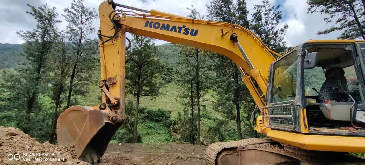 Used Komatsu HB215LC-1 Excavator 2020 Model / 7