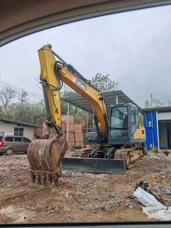 Buy XCMG XE135GA Used Excavator / 1