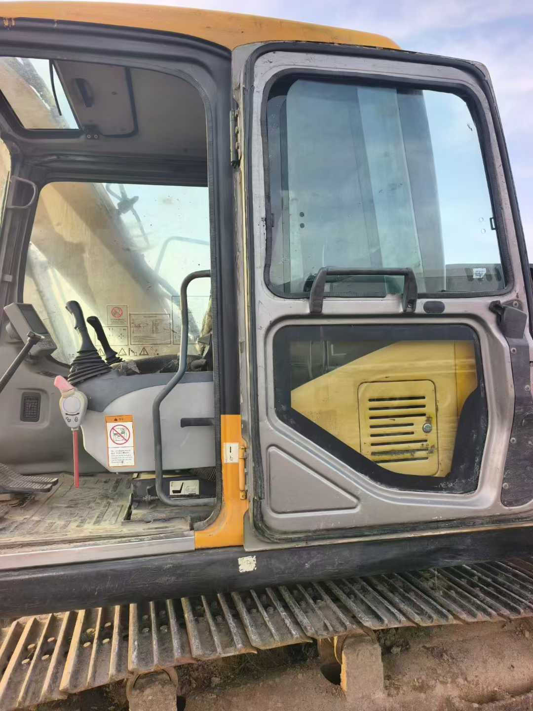 Used Sany SY135 Excavator 2012 Model / 6