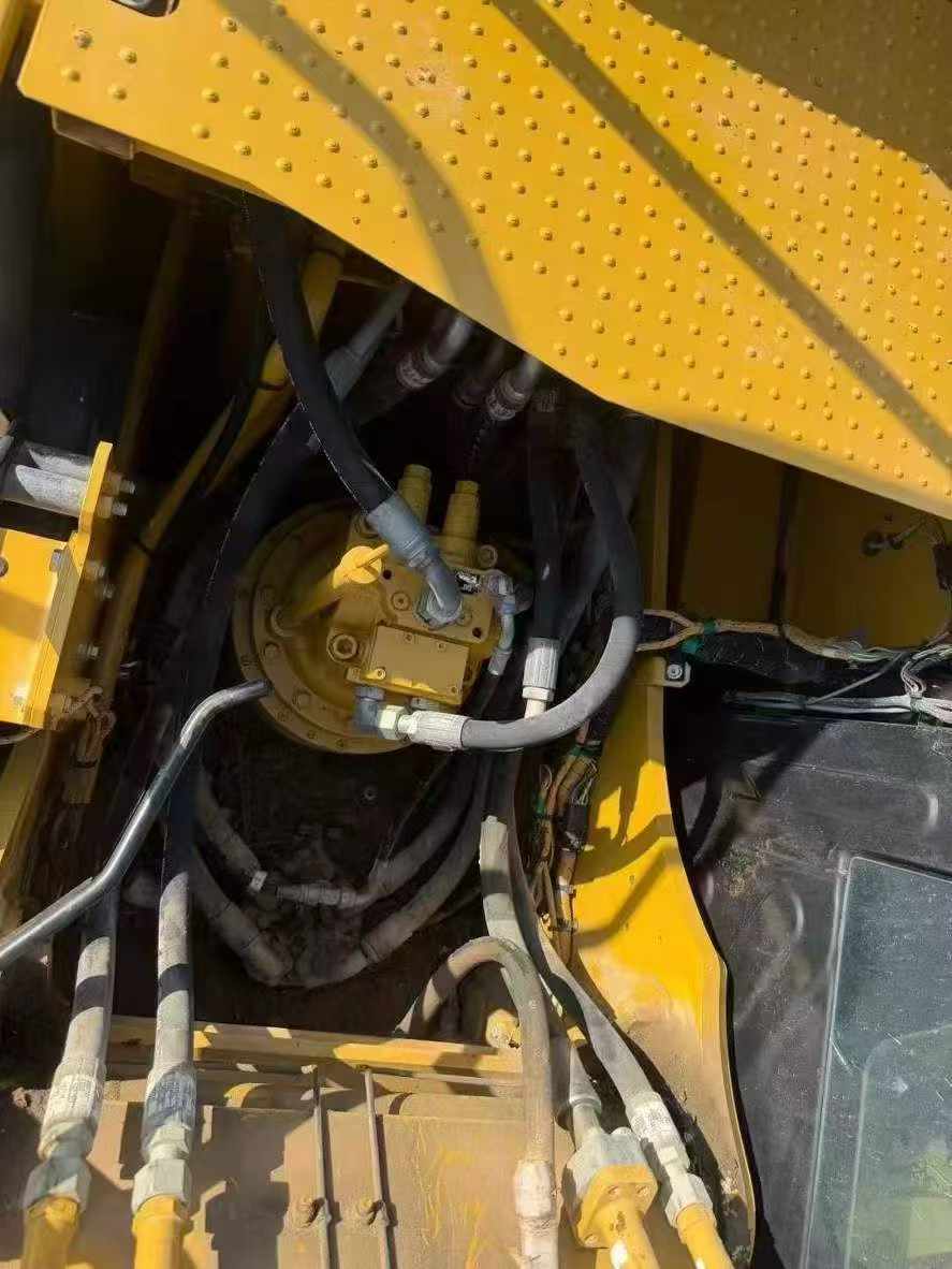 Used Caterpillar 323 Excavator 2020 Model / 9