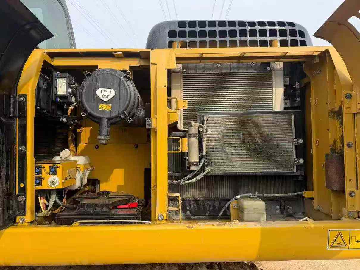 Used Caterpillar 320D Excavator 2014 Model / 6