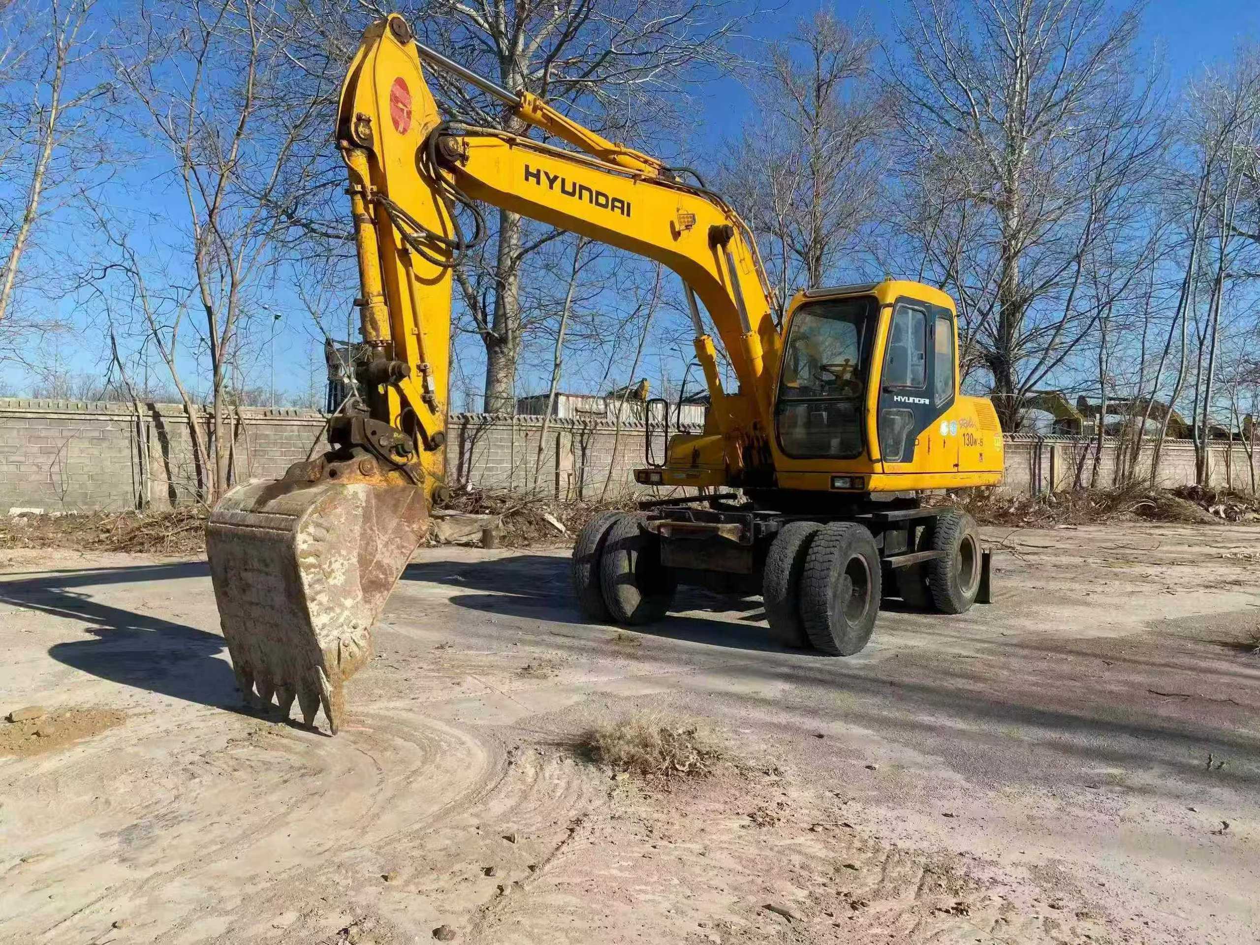 Used Hyundai R130W-5 Excavator 2016 Model / 2