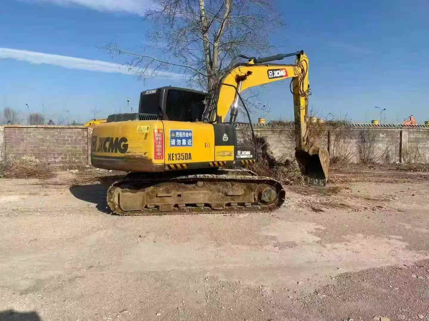 Used XCMG XE135D Excavator 2016 Model / 3