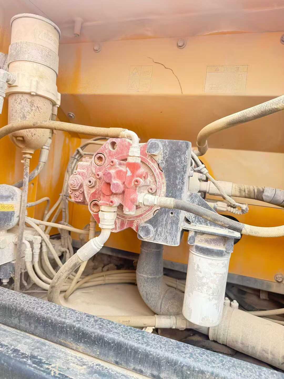 Used Hyundai R305LVS Excavator 2020 Model / 9