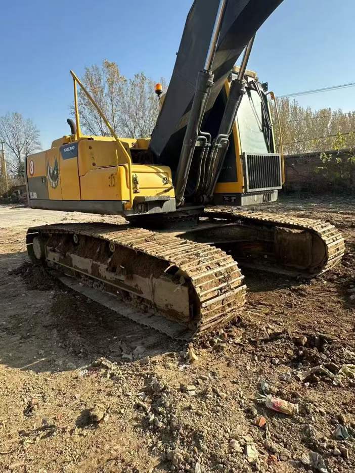Used Volvo EW210C Excavator 2016 Model / 4