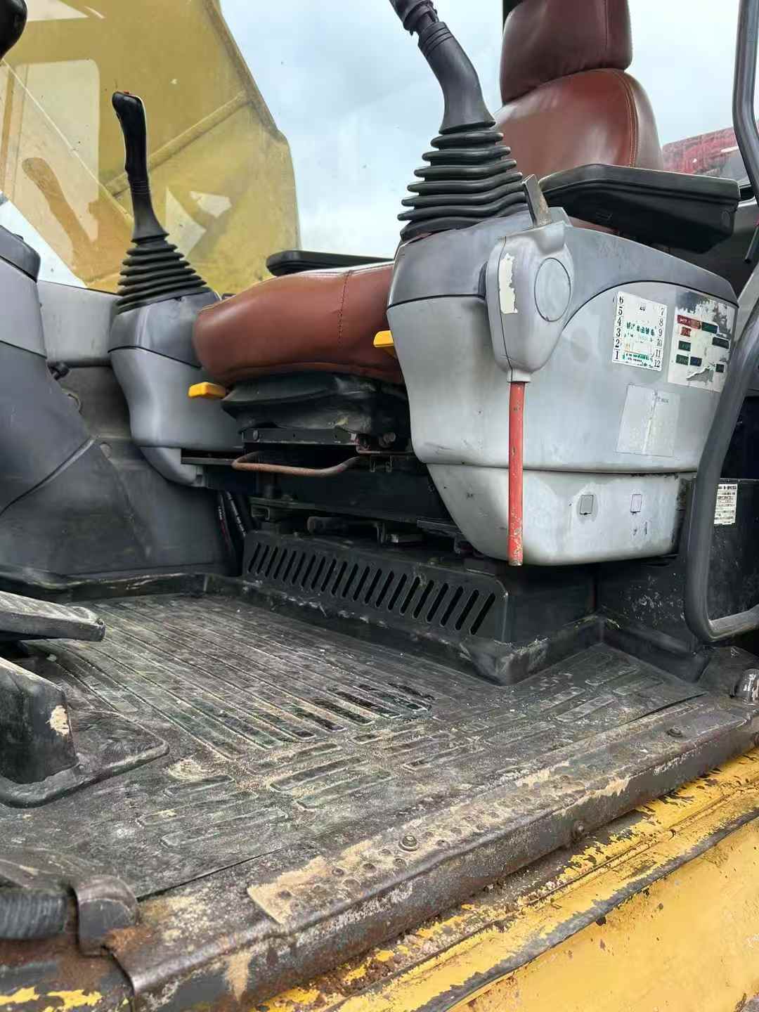 Used Komatsu PW200-7 Excavator 2016 Model / 6