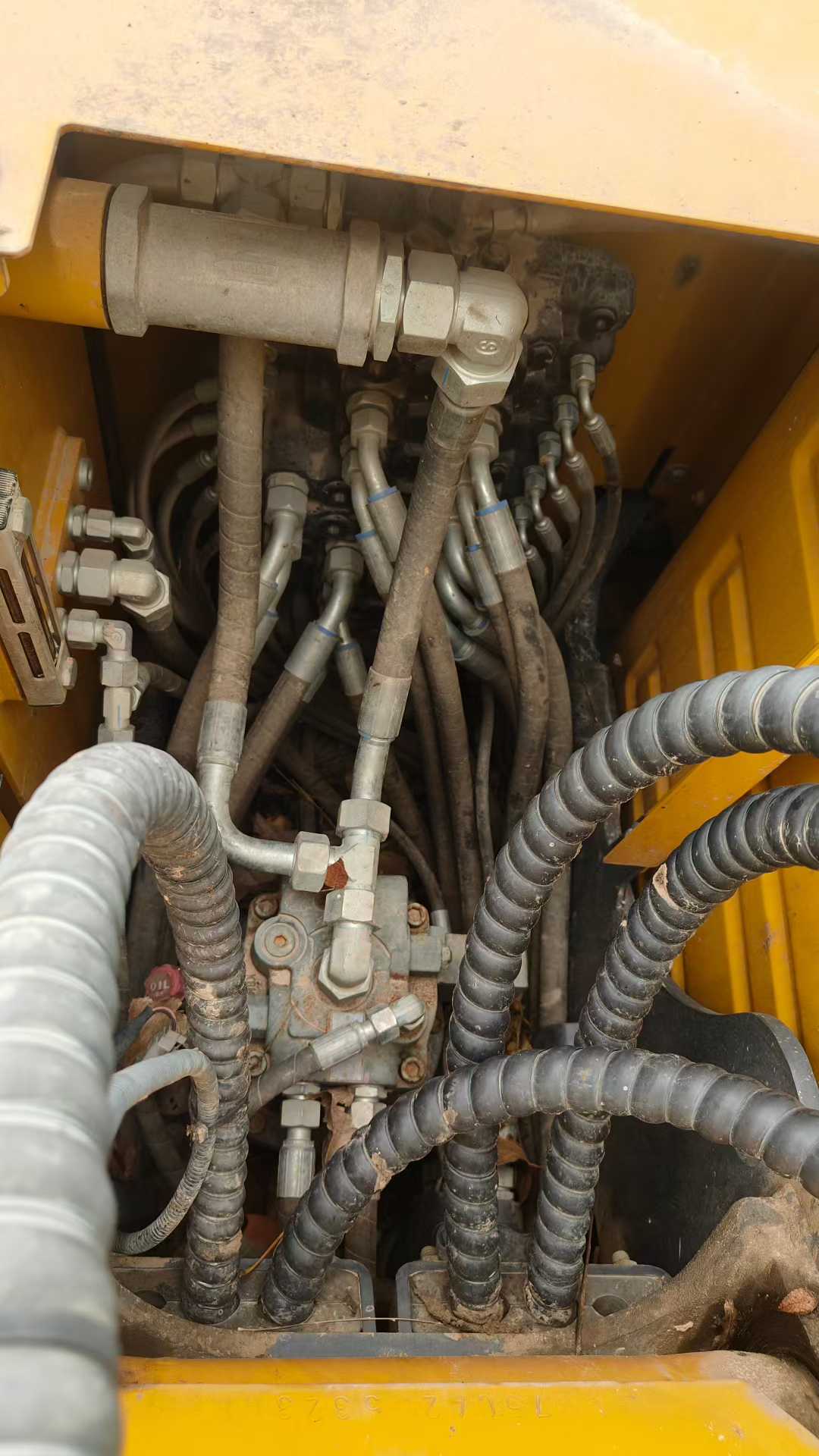 Used XCMG XE75WD Excavator 2021 Model / 8