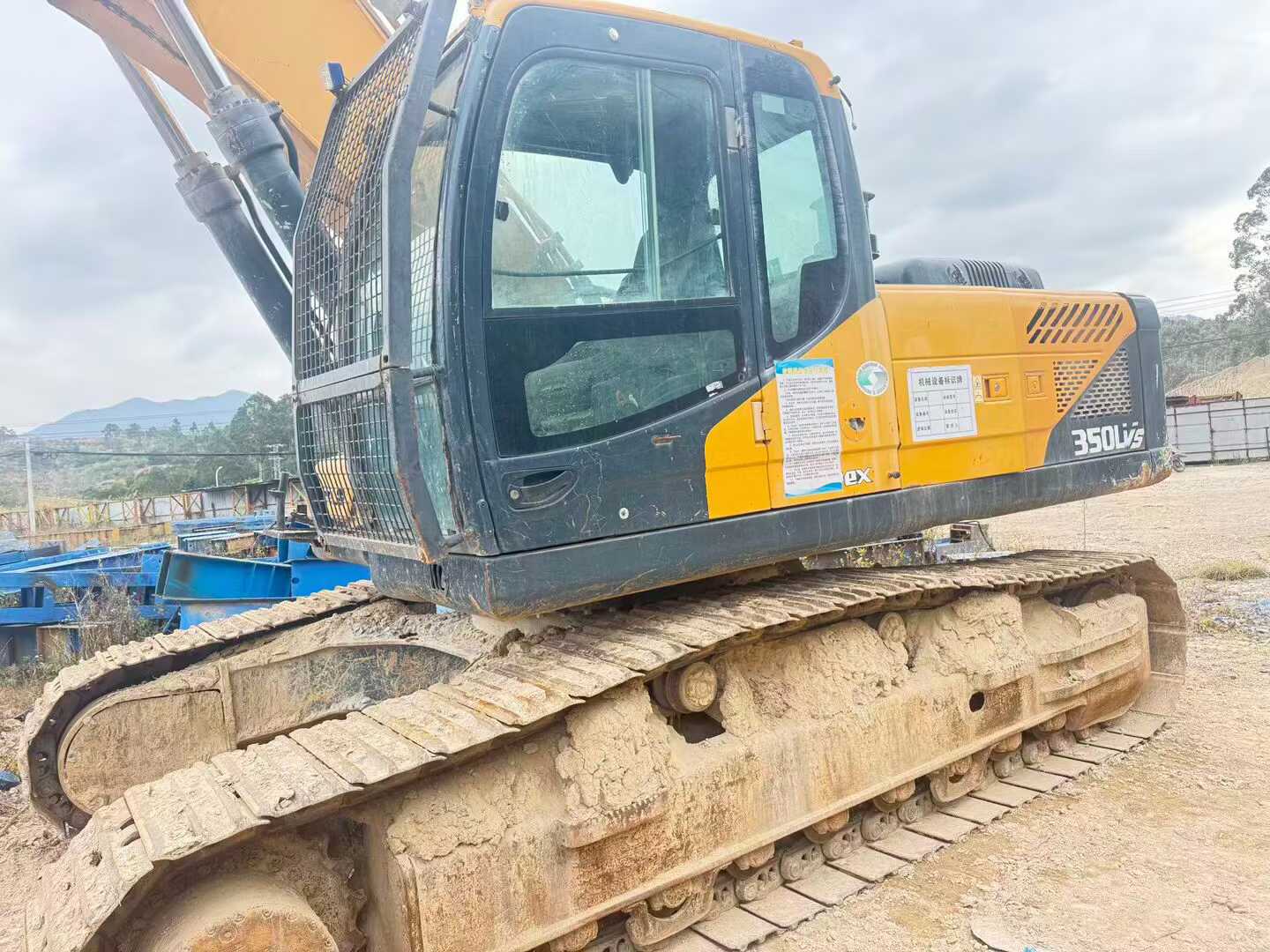 Used Hyundai R305LVS Excavator 2020 Model / 4