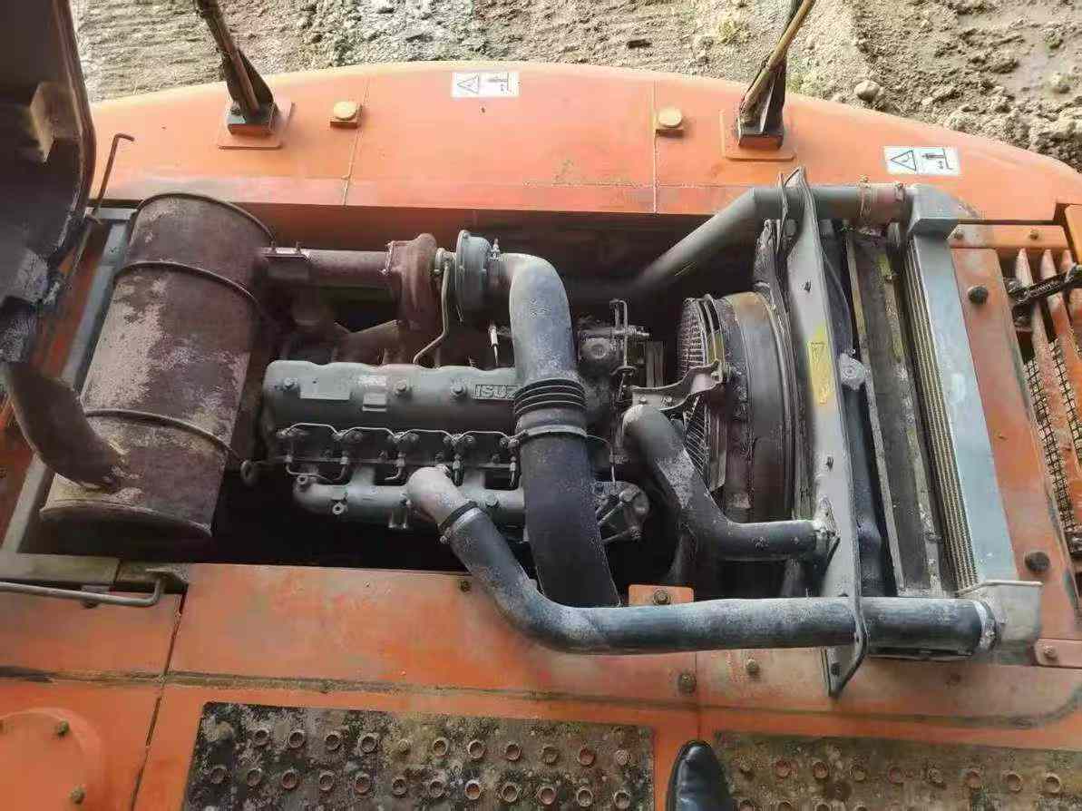 Used Hitachi ZX210-3G Excavator 2012 Model / 3