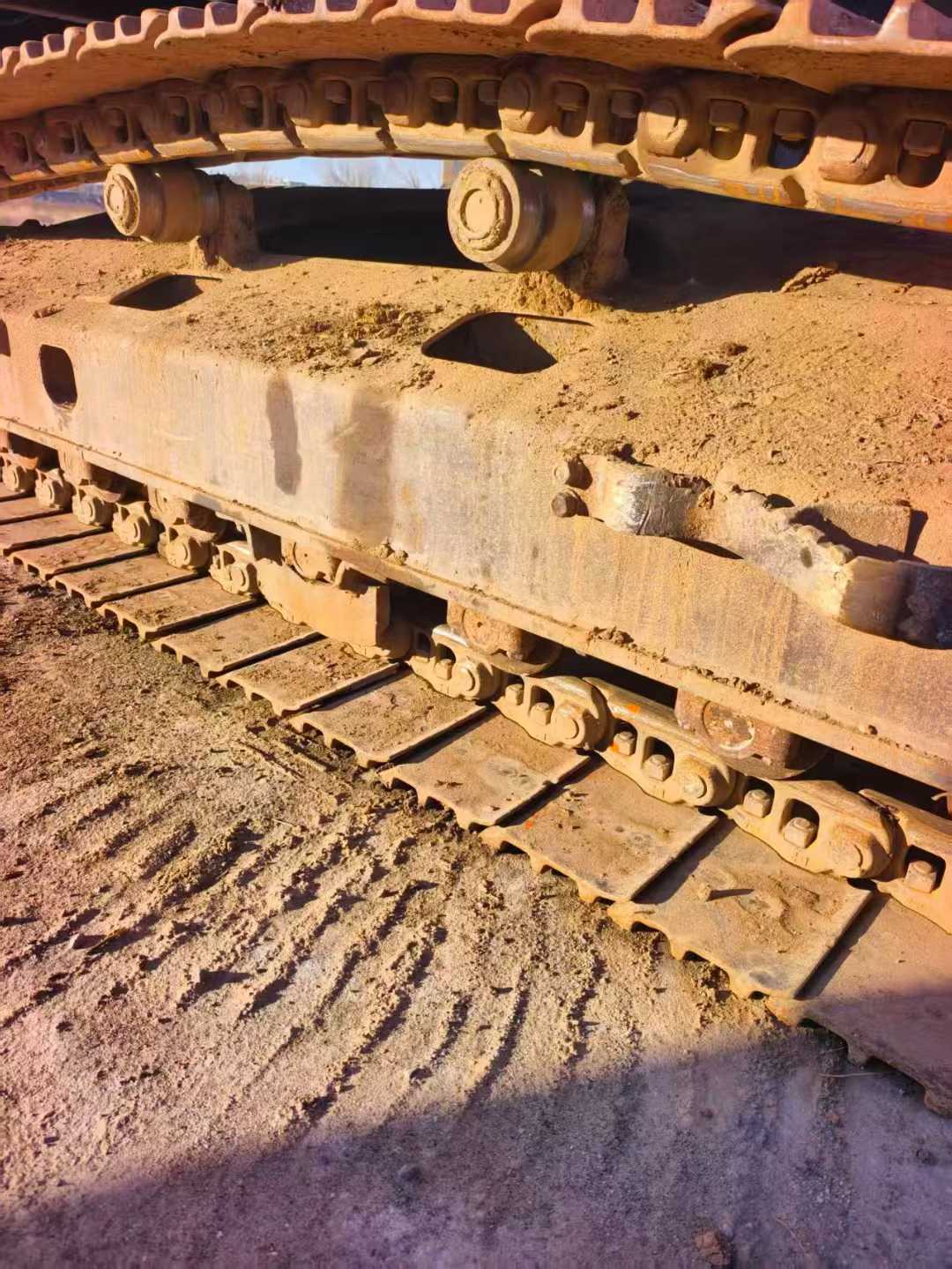 Used Hitachi ZX240 Excavator 2011 Model / 8