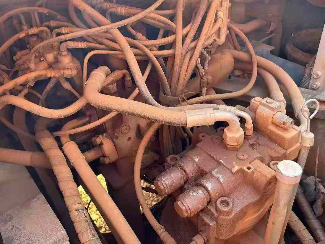 Used Hitachi ZAXIS200 Excavator 2010 Model / 5