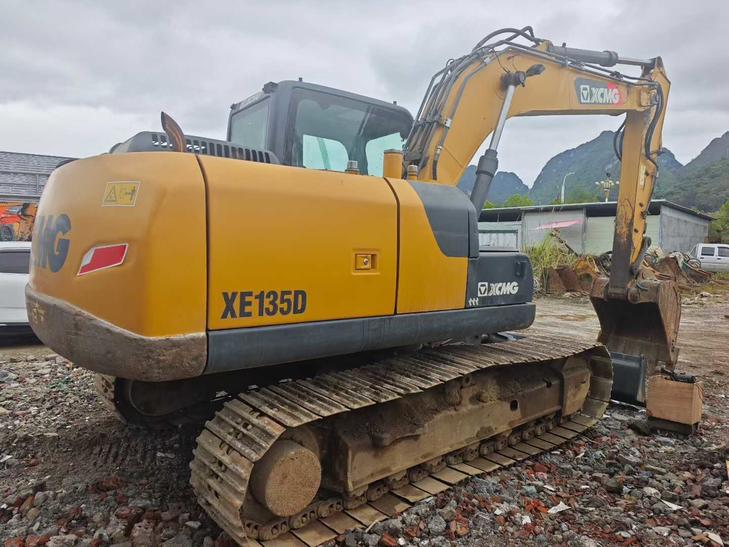 Buy XCMG XE135GA Used Excavator / 1