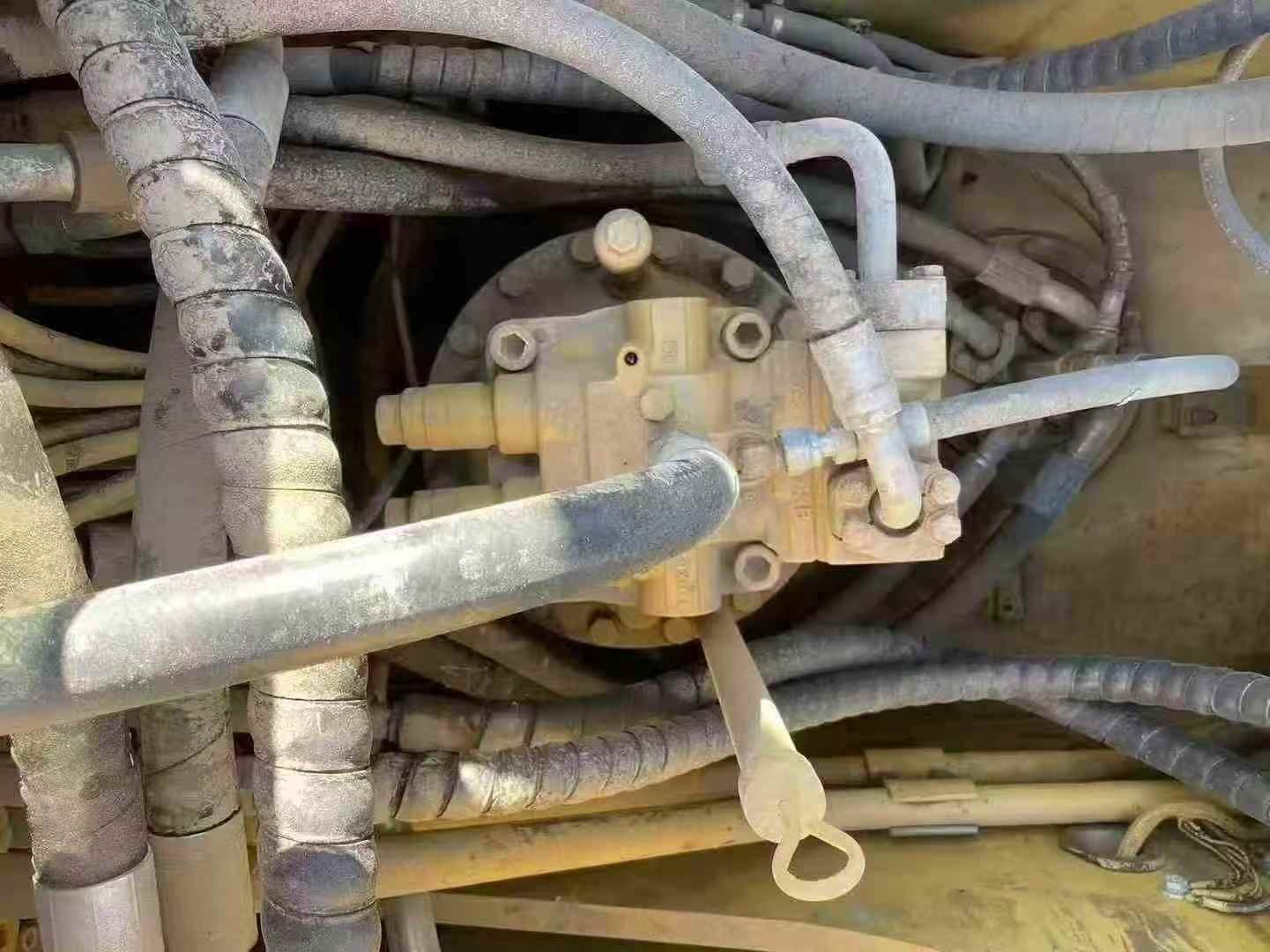 Used Caterpillar 320D Excavator 2016 Model / 8