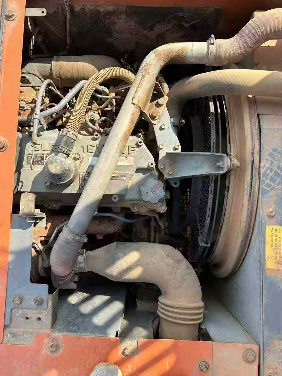 Used Hitachi ZAXIS200 Excavator 2010 Model / 4