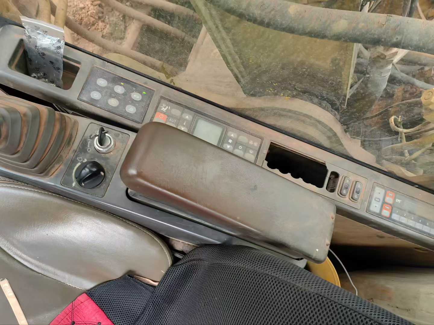 Used Caterpillar 320C Excavator 2016 Model / 5