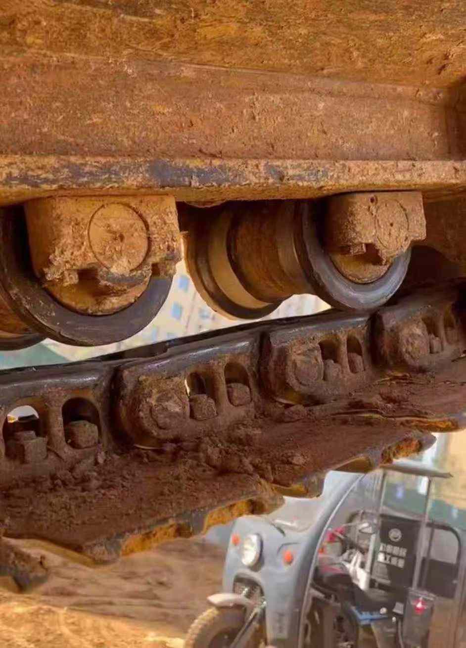 Used Hitachi ZAXIS200 Excavator 2010 Model / 8